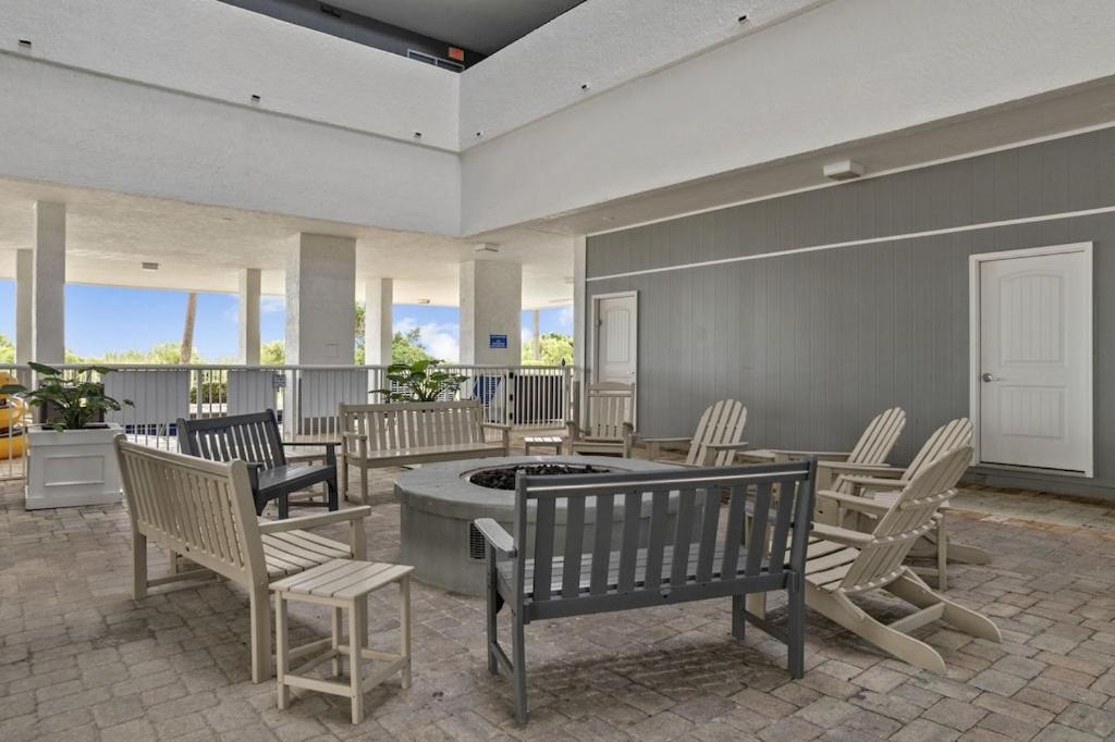 Direct Oceanfront- King Bedroom- Amazing Views/Pools/Hot Tubs/Beach Access/Golf เมอร์เทิลบีช ภายนอก รูปภาพ